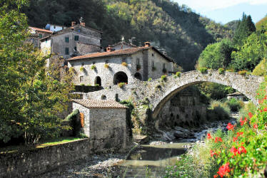 Ponte Colandi at Fabbriche di Vallico. Province of Lucca